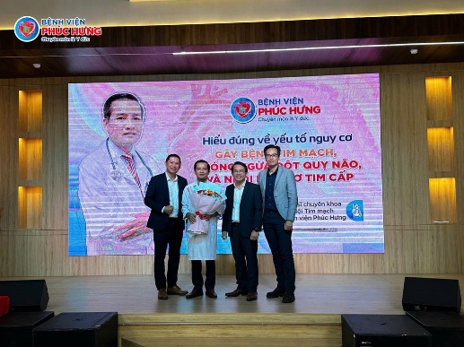  Bệnh viện Phúc Hưng đồng hành cùng Workshop & Tư vấn sức khoẻ tại AIA Quảng Ngãi