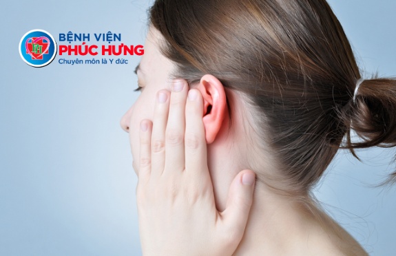 Đừng chủ quan khi đau tai - Cảnh báo viêm tai giữa có thể tiến triển nghiêm trọng